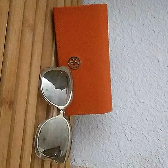 Sunglasses - Picture 1 of 3